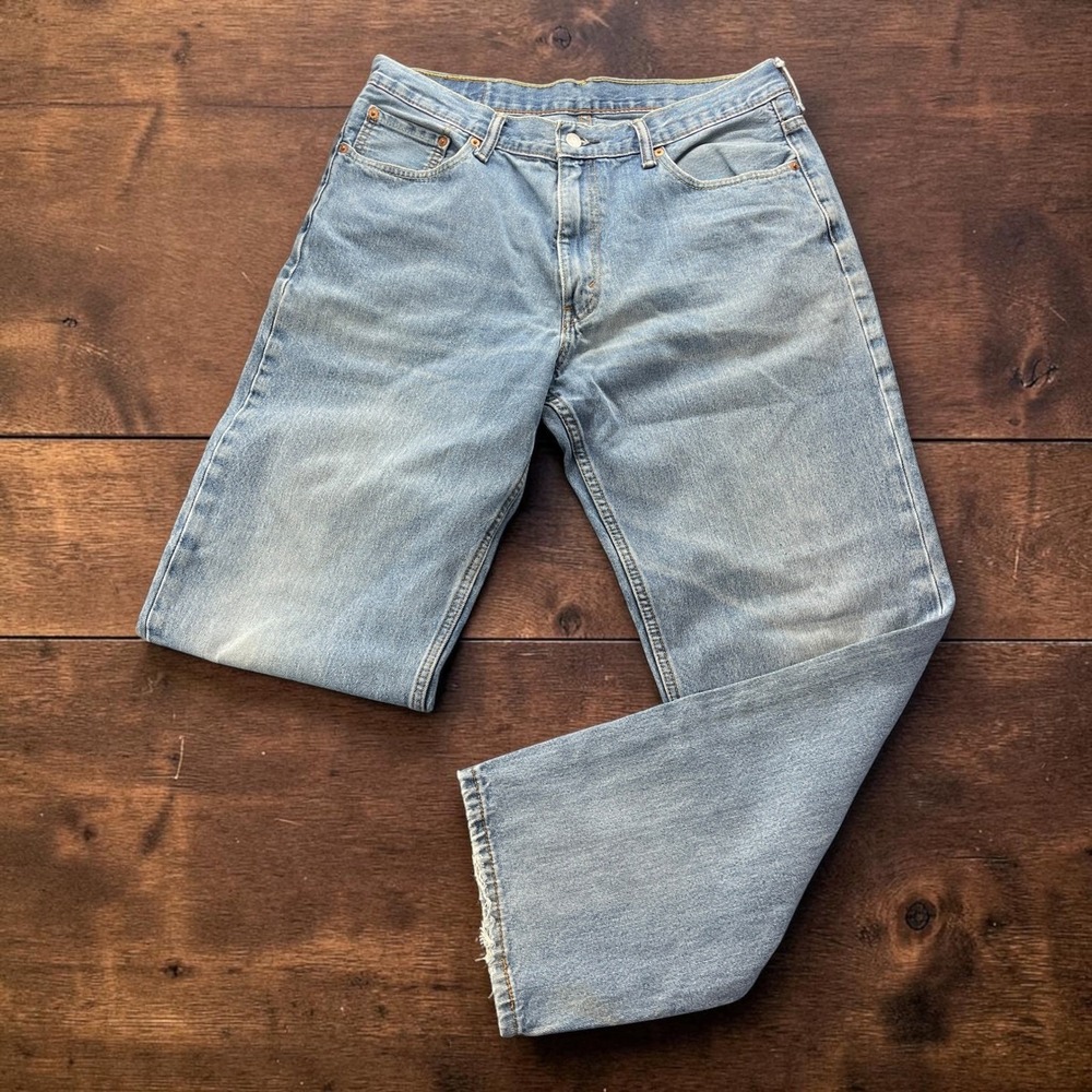 Levis 550 Relaxed Fit Tapered Leg Light Wash Jeans Mens 36x32 Blue Inseam 30"